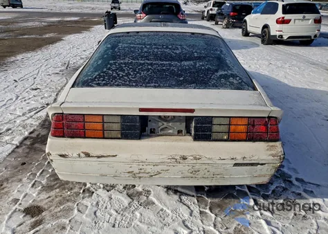 1990 Chevrolet Camaro Iroc-Z z USA, uszkodzony, nr VIN 1G1FP23F1LL102260